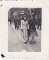 Altes Foto Vintage. Hübsche Junge Mädchen. Um 1952 (  B14  ) - Personnes Anonymes