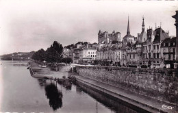 49 - Maine Et Loire - SAUMUR - Le Chateau - L Eglise St Pierre - L Hotel De Ville Et Le Quai Wilson - Saumur