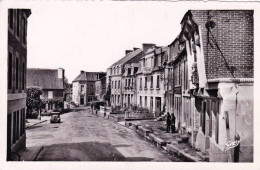 56 - Morbihan -  LA TRINITE PORHOET - Place Du Martray - Autres & Non Classés
