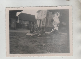 Climbach 1952 Deux Enfants Dans Une Cour  à Identifier - Lieux