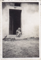 Altes Foto Vintage.  Kind Mit Teller Um 1940 (  B14  ) - Personnes Anonymes