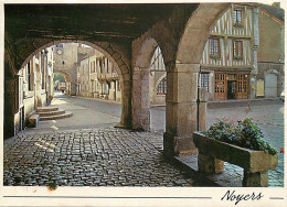 89 - Noyers Sur Serein - Place De L'Hôtel De Ville - Arcades - Flamme Postale De Noyers - CPM - Voir Scans Recto-Verso - Noyers Sur Serein