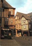 22 - Dinan - La Place De L'Apport - Etat Froissures Visibles - CPM - Voir Scans Recto-Verso - Dinan