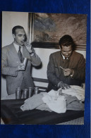 1954 Photo Press H. Rebitsch G. Klamert Preparing German Austrian Karakorum Expedition Mountaineering Himalaya Escalade - Sport