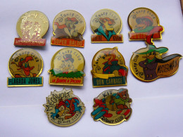 10 Pin S DISNEY CLUB Different - Disney