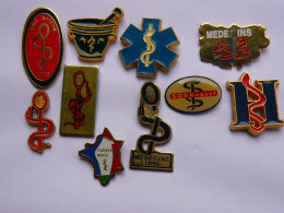10 Pin S MEDICAL CADUCEE Different - Geneeskunde