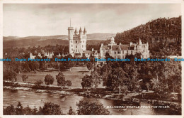 R105417 Balmoral Castle From The River. Valentine. RP. 1937 - Mundo