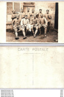 Militaria - Carte Photo - Groupe Soldats En Uniforme Avec Une Petite Fillette - 11 ème Régiment - Other & Unclassified