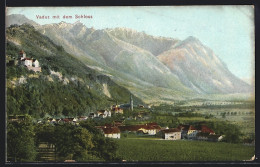 AK Vaduz, Ortsansicht Mit Kirche Am Fusse Des Bergschlosses  - Liechtenstein