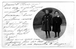 Carte Photo D'une Jeune Fille élégante Avec Un Jeune Garcon Posant Dans Leurs Jardin Vers 1905 - Anonieme Personen