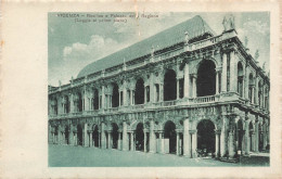 ITALIE - Vicenza - Basilica O Palazzo De La Ragione (Loggia Al Primo Plano) - Vue Panoramique - Carte Postale Ancienne - Vicenza