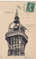 75. PARIS. CPA . LE SOMMET DE LA TOUR EIFFEL . ANNEE 1910+ TEXTE - Eiffelturm