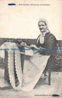 R104949 Mme Colette. Patroneuse De Dentelles. Ficheroulle Beheydt - World