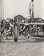 TOUR DE FRANCE PASSAGE à NIVEAU FERME - Radsport