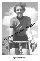 PHOTO CYCLISME REENFORCE GRAND QUALITÉ ( NO CARTE ) JOYCE BERYL BARRY 1942 - Cycling