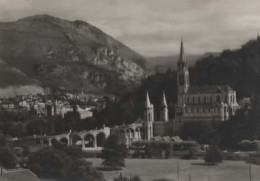 LOURDES, LA BASILIQUE ET LE PIC DE JER   REF 16498 - Lourdes