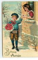 Bonne Année - Garçon Avec Un Bouquet De Roses, Donnant Une Lettre à Une Jeune Fille - Nieuwjaar