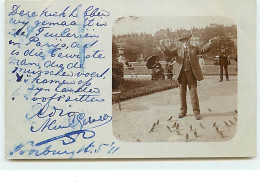 Carte Photo - PARIS I - Le Charmeur D'oiseau Aux Tuileries - Arrondissement: 01