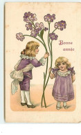 Carte Gaufrée - Bonne Année - Enfants Près De Fleurs - New Year