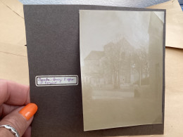 Photo Snapshot 1900 BOURDON-LANCY Femme Qui Marche De Dos L’église De Saint-Nazaire - Lieux