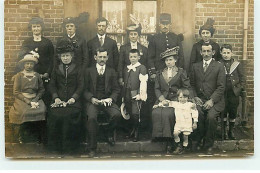 Carte Photo CH Mahieu - EVREUX - Une Famille Autour D'un Jeune Communiant - Evreux