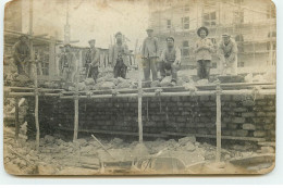 Carte Photo - Hommes Travaillant Sur Un Chantier - Autres & Non Classés