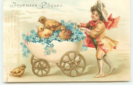 Carte Gaufrée - Clapsaddle - Joyeuses Pâques - Garçon Poussant Un Oeuf Avec Des Poussins Dedans - Pâques