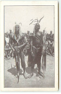 Ghana - Gold Coast - Deux Guerriers Avec Leurs Armes - Ghana - Gold Coast