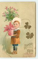 Carte Gaufrée - Bonne Fête - Enfant Apportant Un Arbuste Fleuri - Andere & Zonder Classificatie