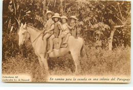 PARAGUAY - En Camino Para La Escuela En Una Colonia Del Paraguay - Enfants Sur Le Dos D'un Cheval - Paraguay