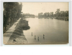 Carte-Photo De BASSOU La Baignade Dans L&amp Acute Yonne - Andere & Zonder Classificatie