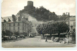 LA ROCHE GUYON - Le Château, Le Donjon Et La Vieille Fontaine - La Roche Guyon