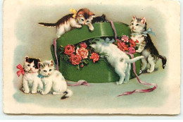 Fantaisie - Chatons Jouant Et Farfouillant Dans Une Boite Remplie De Fleurs - Other & Unclassified