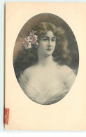 M.M. Vienne N°352 - Portrait D'une Femme Avec Des Fleurs Dans Les Cheveux Dans Un Médaillon - Sonstige & Ohne Zuordnung