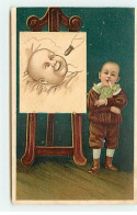 Carte Gaufrée - Garçon Près D'un Tableau De Bébé - Baby's