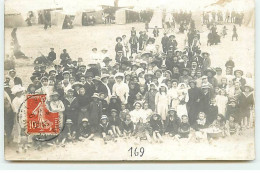 Carte Photo - LE PORTEL - Groupe D'enfants, De Femmes Et D'hommes Sur Une Plage - Le Portel