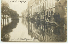 Carte Photo - CONFLANS SAINTE-HONORINE - Quai De La République - Coiffeur - Conflans Saint Honorine