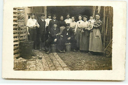 Carte Photo à Localiser - Groupe D'ouvriers Et D'ouvrières - A Identificar