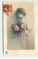 Enfants - Grete Reinwald Portant Un Bouquet De Roses - Portraits