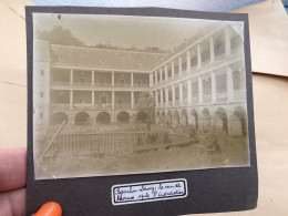 Photo Snapshot 1900 BOURDON-LANCY La Cour Des Termes Après L’inondation - Personnes Anonymes