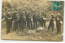 Carte Photo - VERSAILLES - Camp De SATORY - Militaires Mangeant, 6 Septembre 1909 - Versailles