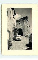 CORDES - Rempart Avec Des Voitures (Dauphine Renault) - Photo, Format 9 X 12,5 Cm - Cordes