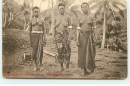 Papouasie-Nouvelle-Guinée -  Topless Natives - Papouasie-Nouvelle-Guinée