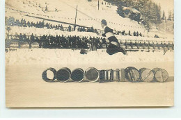 Sport D'hiver - Leonar Lumarto - Homme Portant Des Patins à Glace Sautant Au-dessus De Tonneaux - Wandsbek - Wintersport