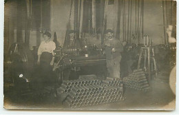 Carte-Photo - Fabrication D'obus Dans Un Atelier - Guerra 1914-18