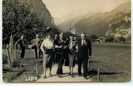 Carte-Photo - SUISSE - Lauterbrunnen - Couple Se Promenant - Lauterbrunnen