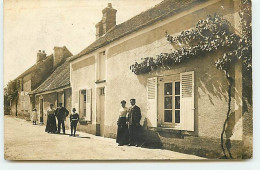 Carte Photo - SAINT-ARNOULT EN YVELINES - Couples Et Enfants Dans Une Rue - St. Arnoult En Yvelines