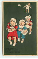 Carte Gaufrée - Cortège Humoristique Des Enfants De La Maison .... - Enfants Portant Des Pots De Chambre - Bébés