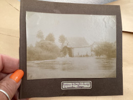 Photo Snapshot 1900 BOURDON-LANCY Environ Le Moulin Ragon Homme Devant Le Moulin Il Y A Beaucoup D’eau - Anonieme Personen