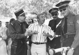 AIMABLE - ACCORDEONISTE - ACCORDEON - PHOTO   (13x18cm) - PHOTO PLAGE GOLFE JUAN -TRES BON ETAT - Célébrités